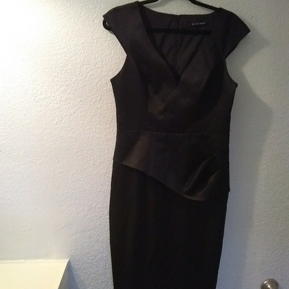 Black Halo v neck sleeveless dress - Picture 1 of 6